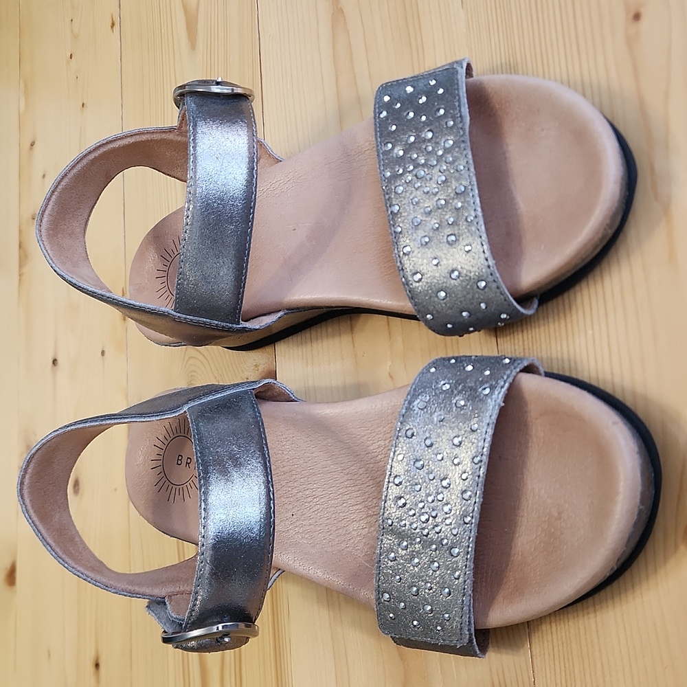 Brioso Huntley Sandals Comfort Metallic Covered Wedge in Pewter Size 9.5 - Picture 5 of 17